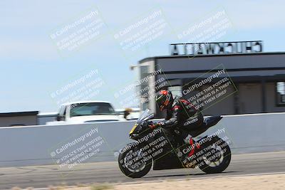 media/May-06-2024-Moto Forza (Mon) [[b33359f27d]]/2-Intermediate/Session 4 Front Straight Speed Pans/